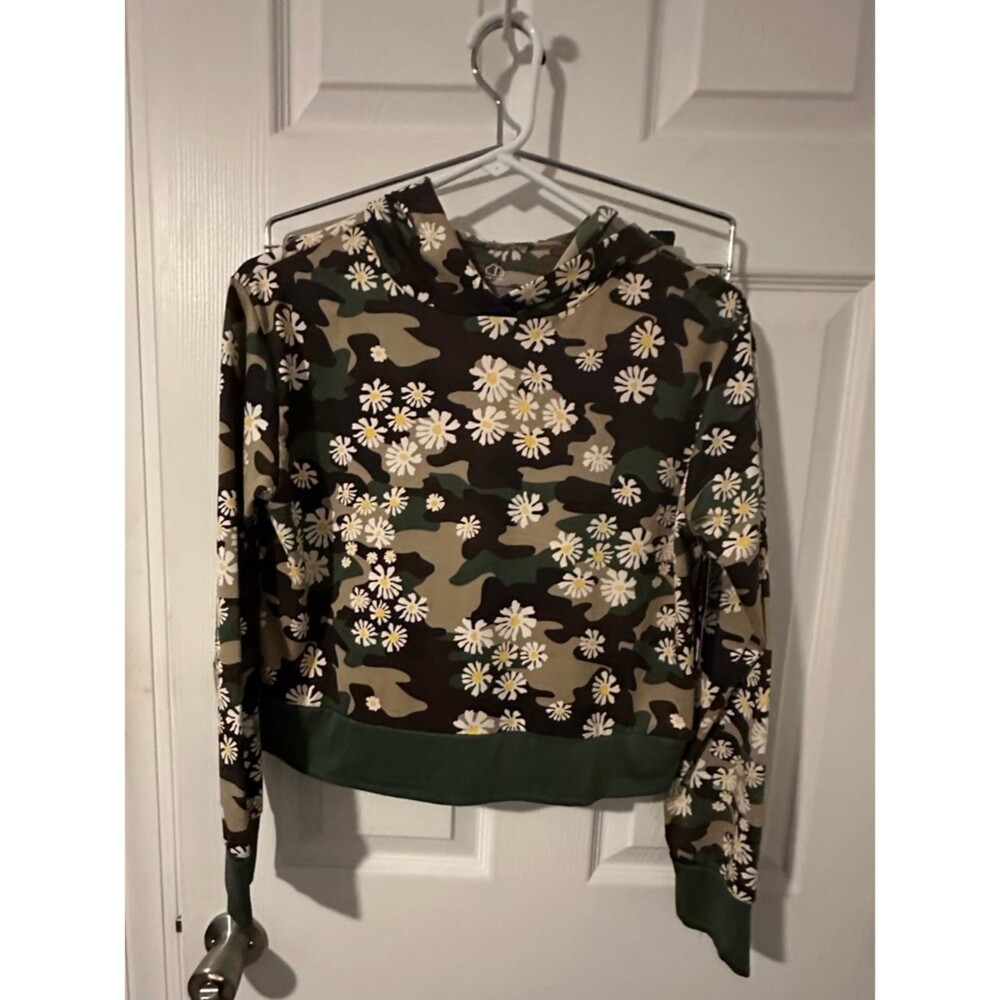 Pink Label Cropped Camo Flower L/S hoodie Shirt - L (34) NWT